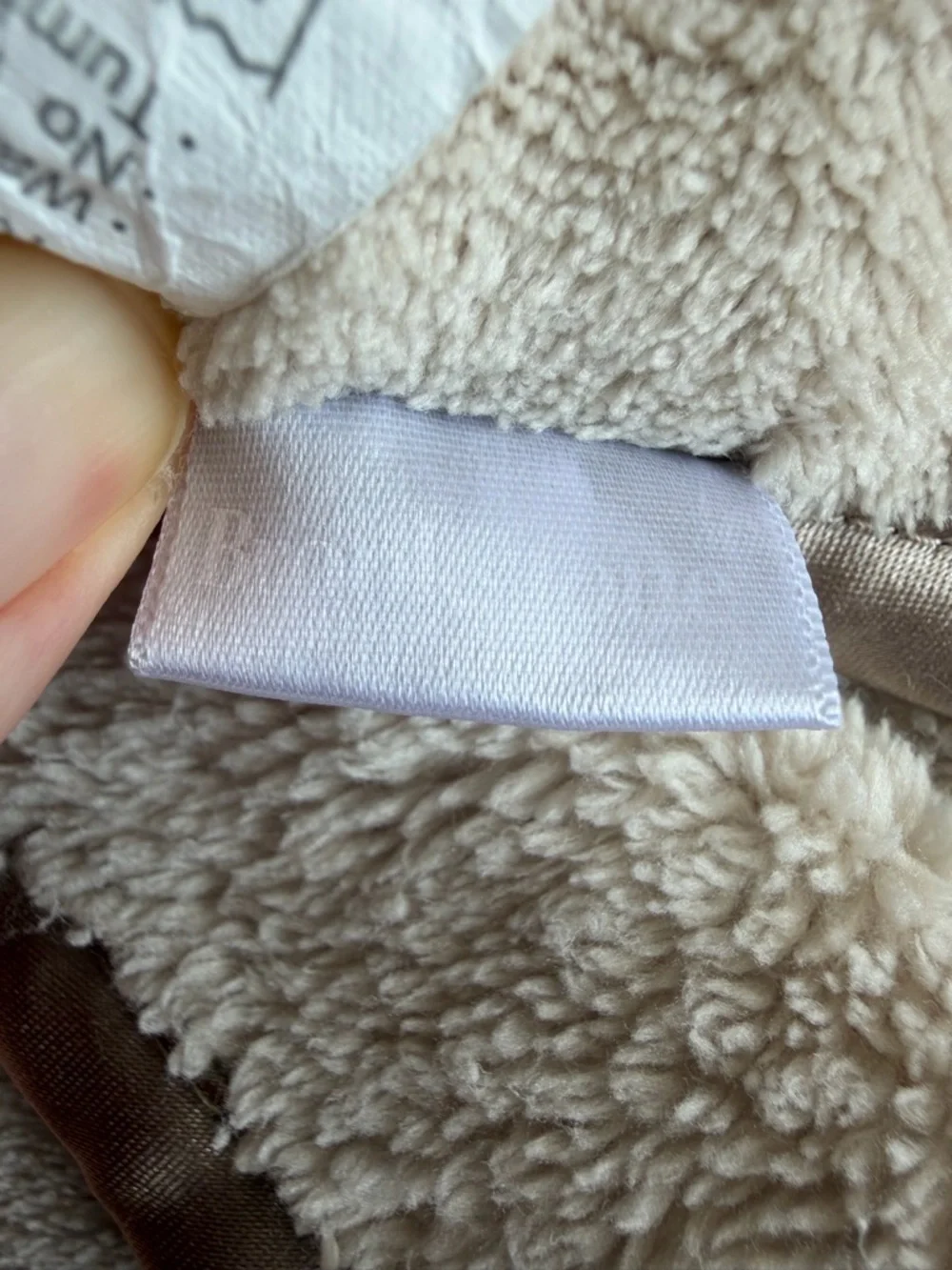 Brookstone NAP Plush Blanket Satin Trim All-Season Light Tan Soft Cozy King FLAW